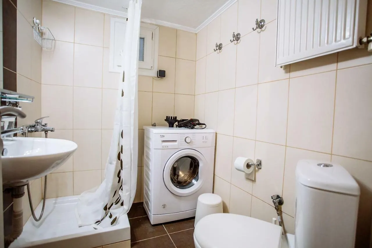 Luxurious & Modern | Walk Everywhere | 5★ Amenities Thessaloniki Apartment